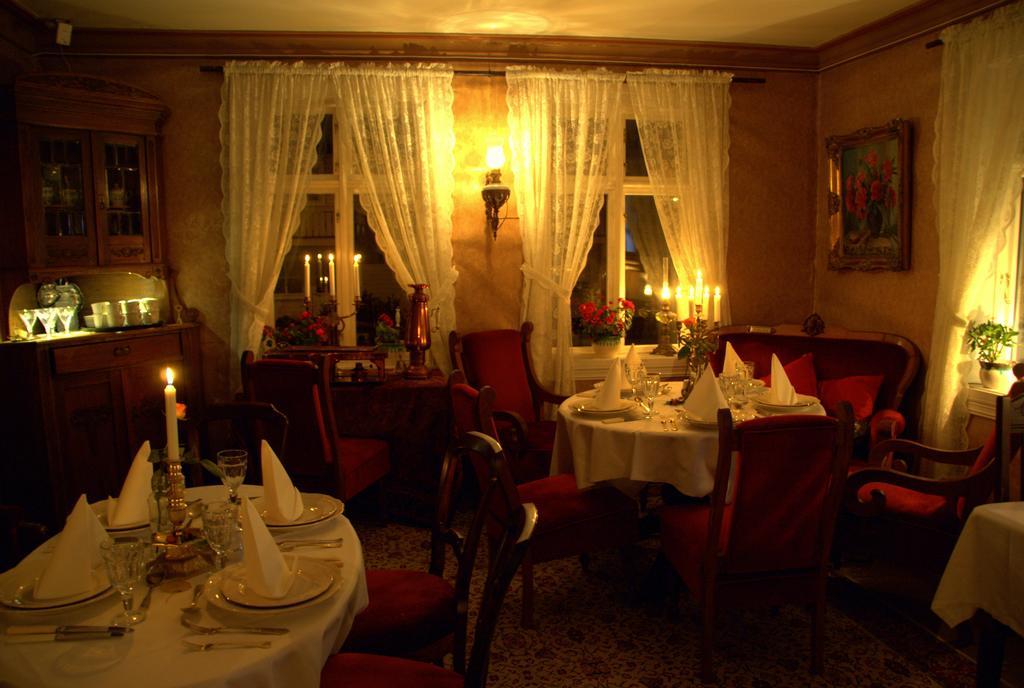 Paulsens Hotel Lyngdal Buitenkant foto