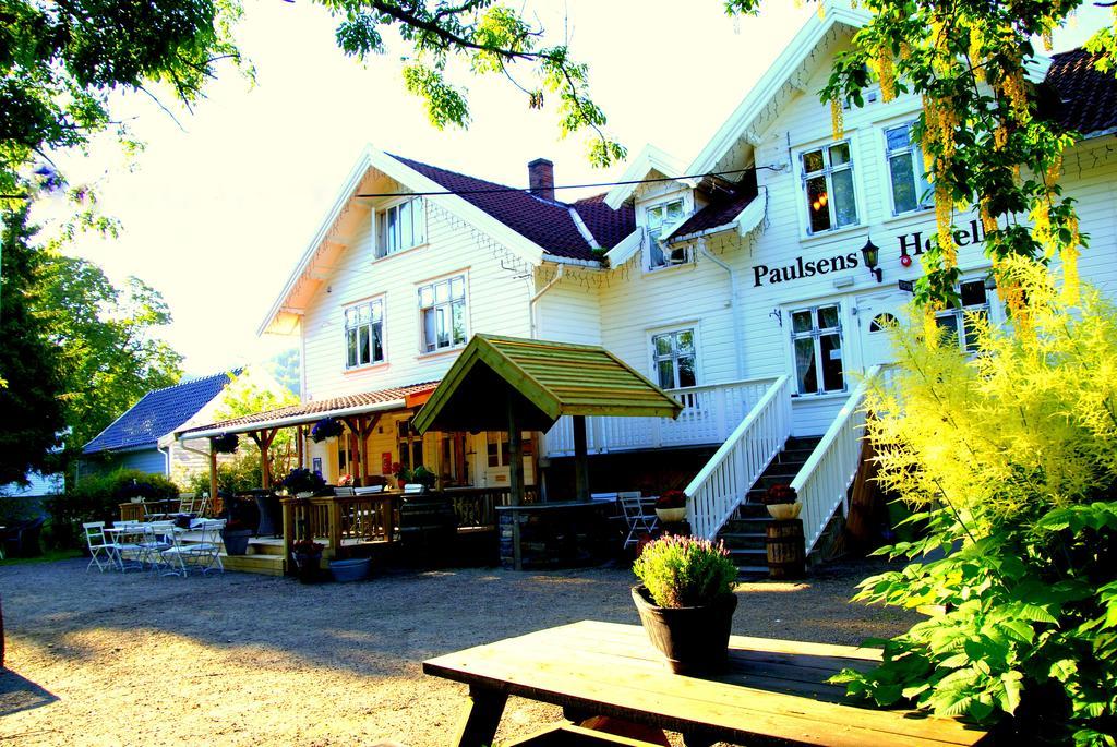 Paulsens Hotel Lyngdal Buitenkant foto