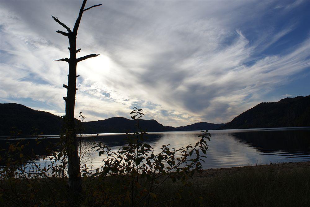 Paulsens Hotel Lyngdal Buitenkant foto
