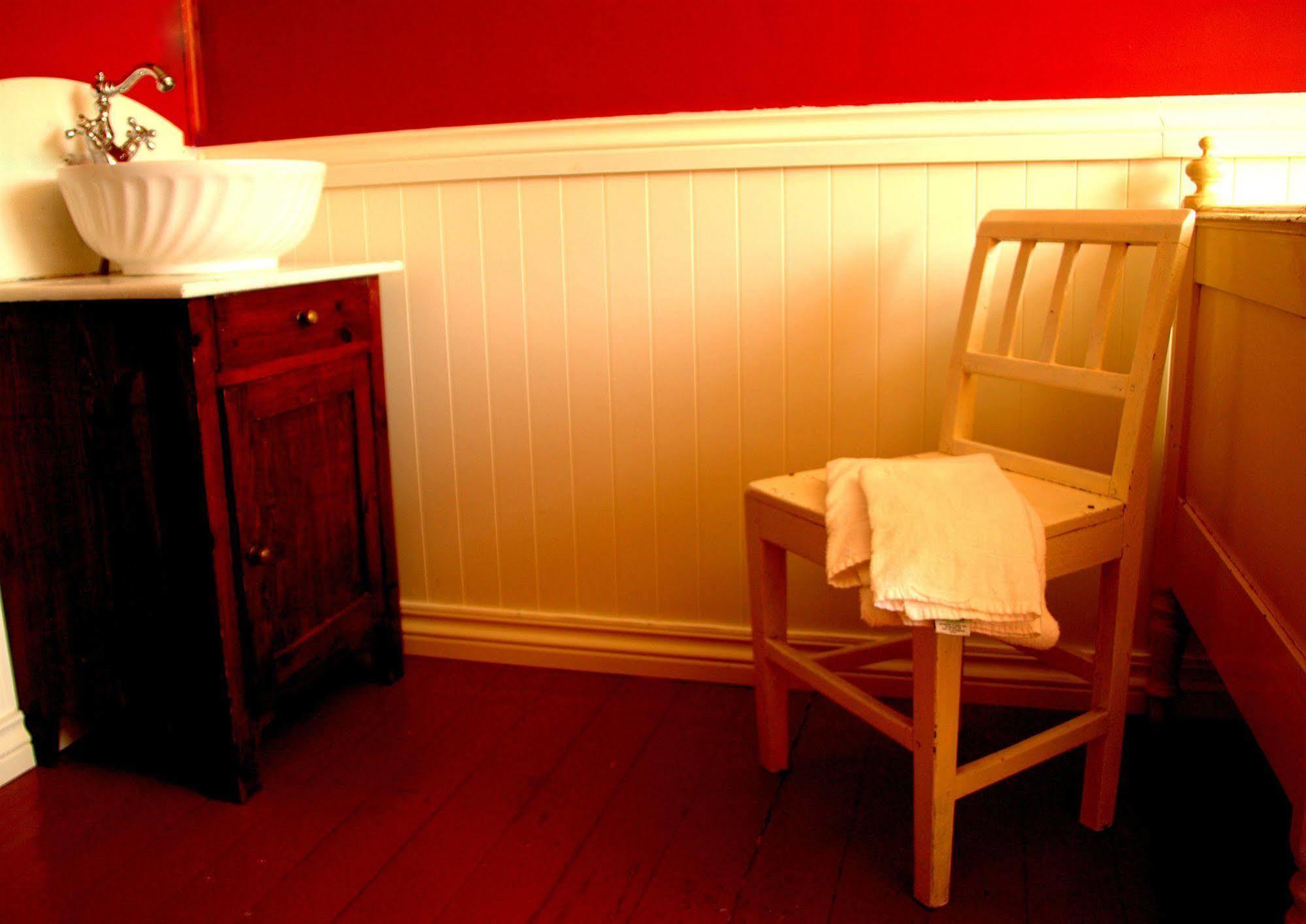 Paulsens Hotel Lyngdal Buitenkant foto