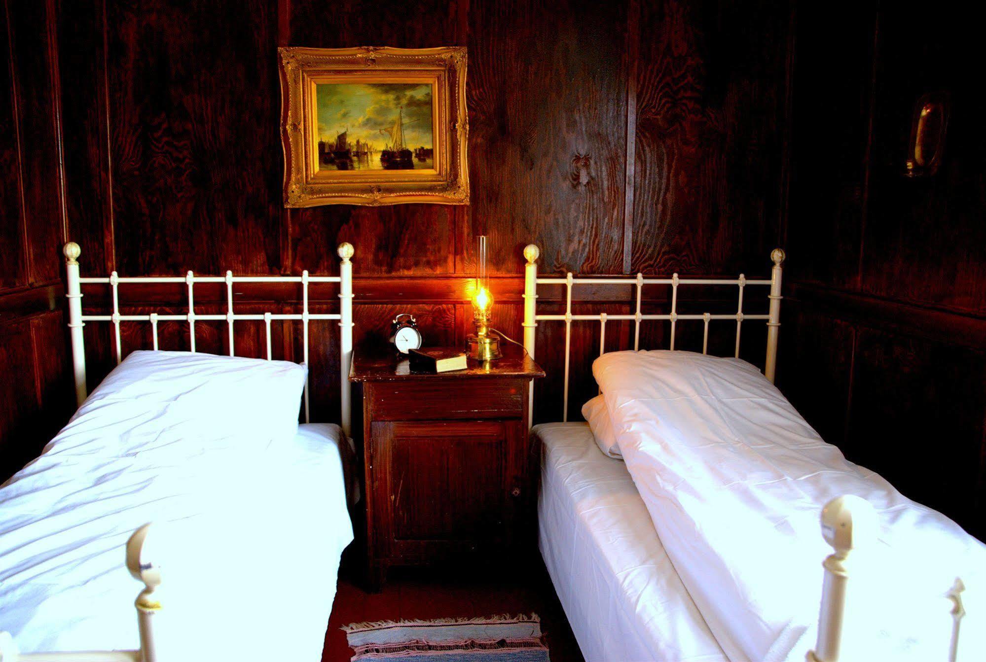 Paulsens Hotel Lyngdal Buitenkant foto