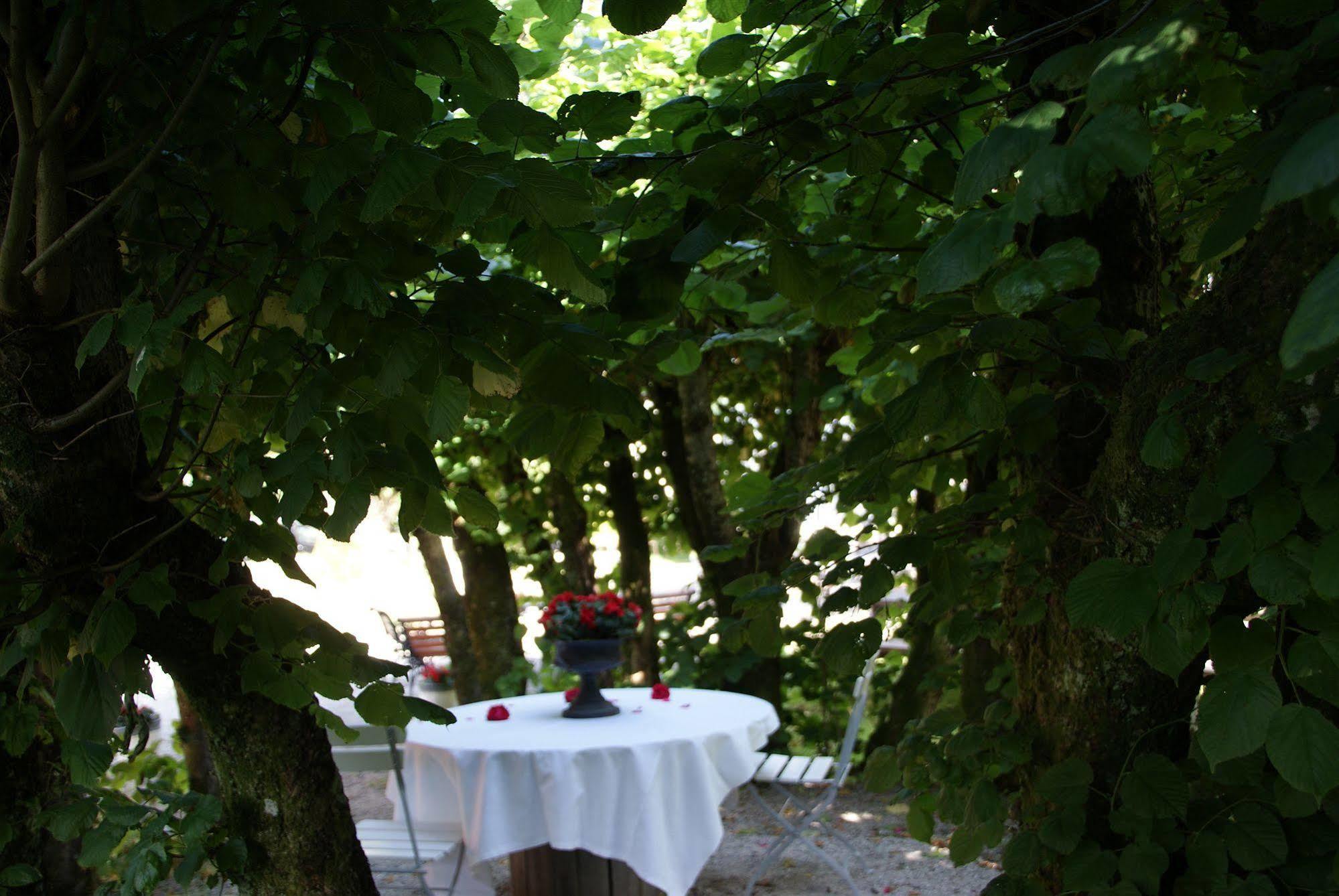 Paulsens Hotel Lyngdal Buitenkant foto